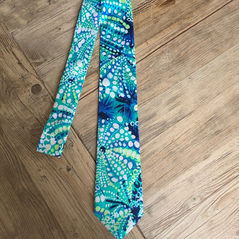 Lilly Pulitzer Classic Vibrant Blue and Green Tie
